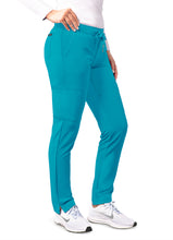 Load image into Gallery viewer, Women&#39;s Skinny Leg Cargo Pant ADDITION COLLECTION - PETITE
